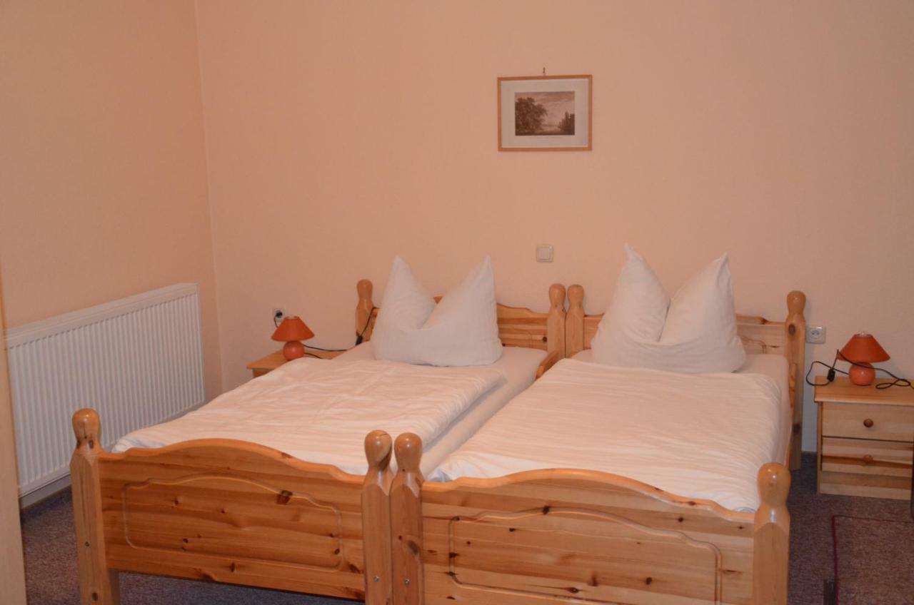Pension Am Park Wörlitz 外观 照片